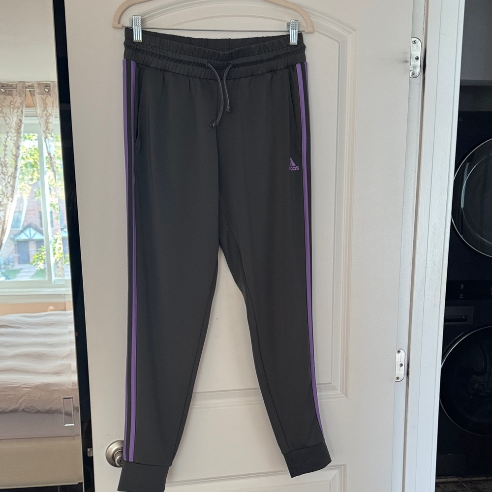 Adidas women’s greyJoggers with Purple Accents size M